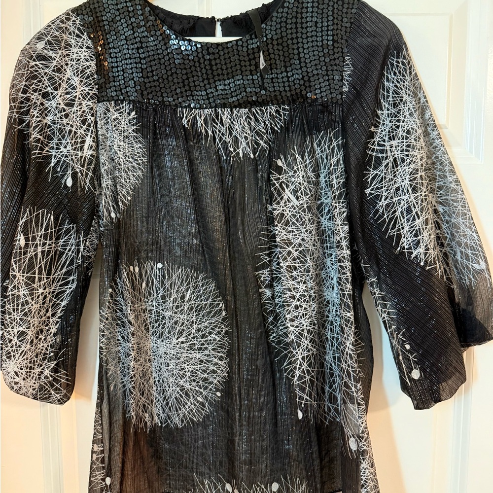 Poleci Black and White Patterned Blouse